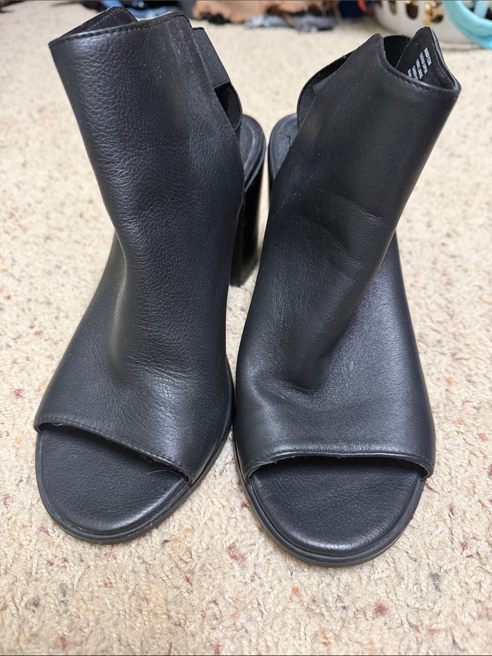 Steve Madden 9.5 Women's Black Leather Block Heel Mules